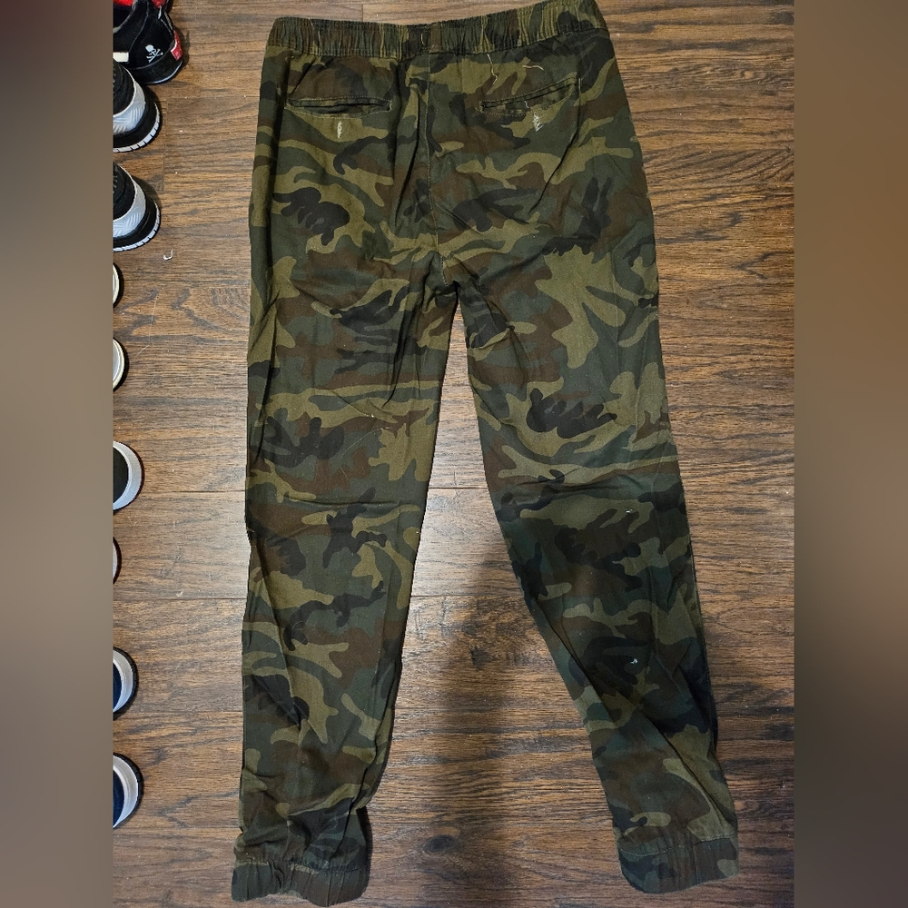 Joggers - Picture 2 of 3